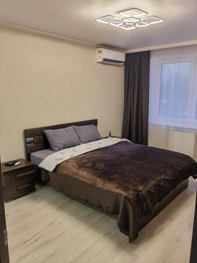 Apartment On Truda 4 วีเต็บส์ ภายนอก รูปภาพ