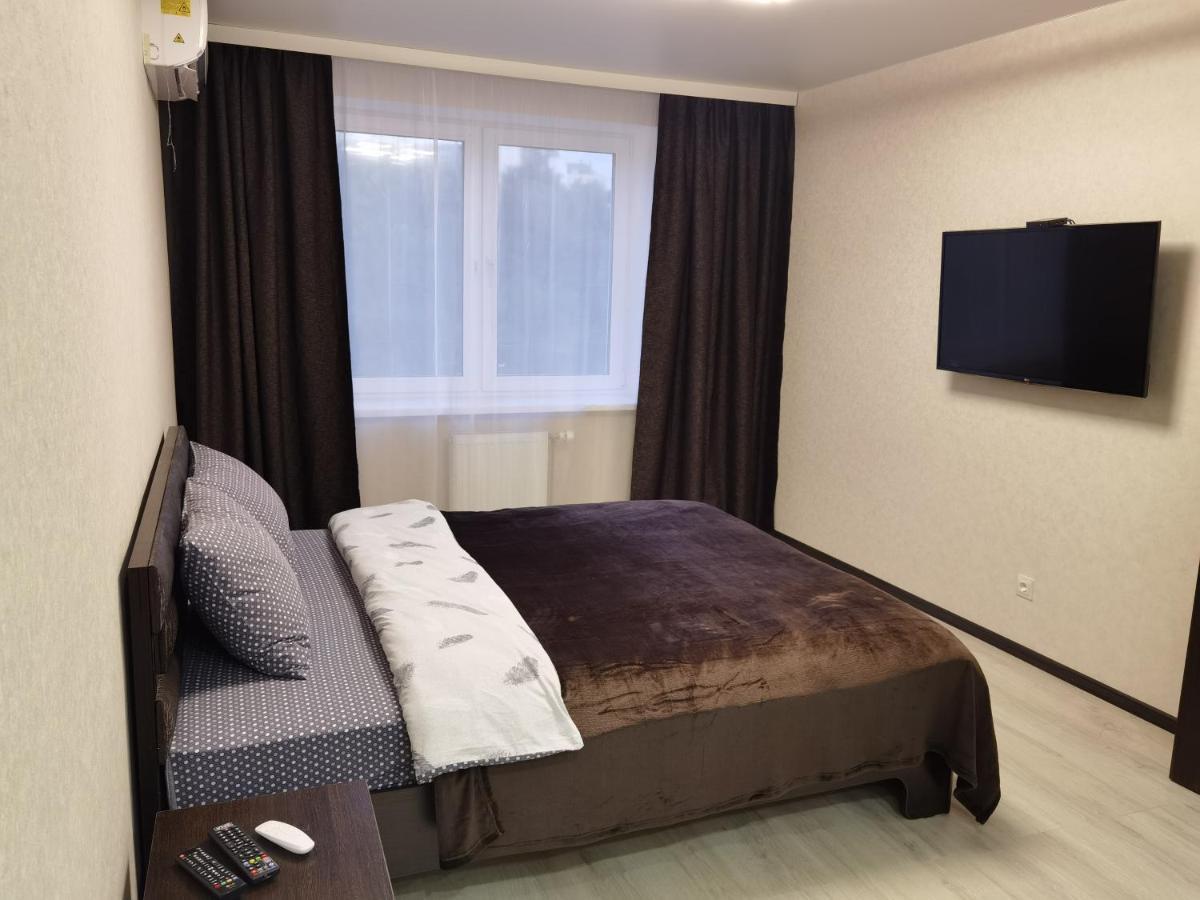 Apartment On Truda 4 วีเต็บส์ ภายนอก รูปภาพ