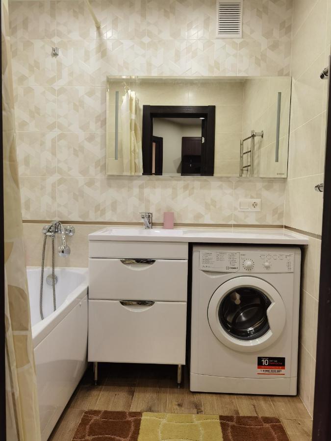 Apartment On Truda 4 วีเต็บส์ ภายนอก รูปภาพ